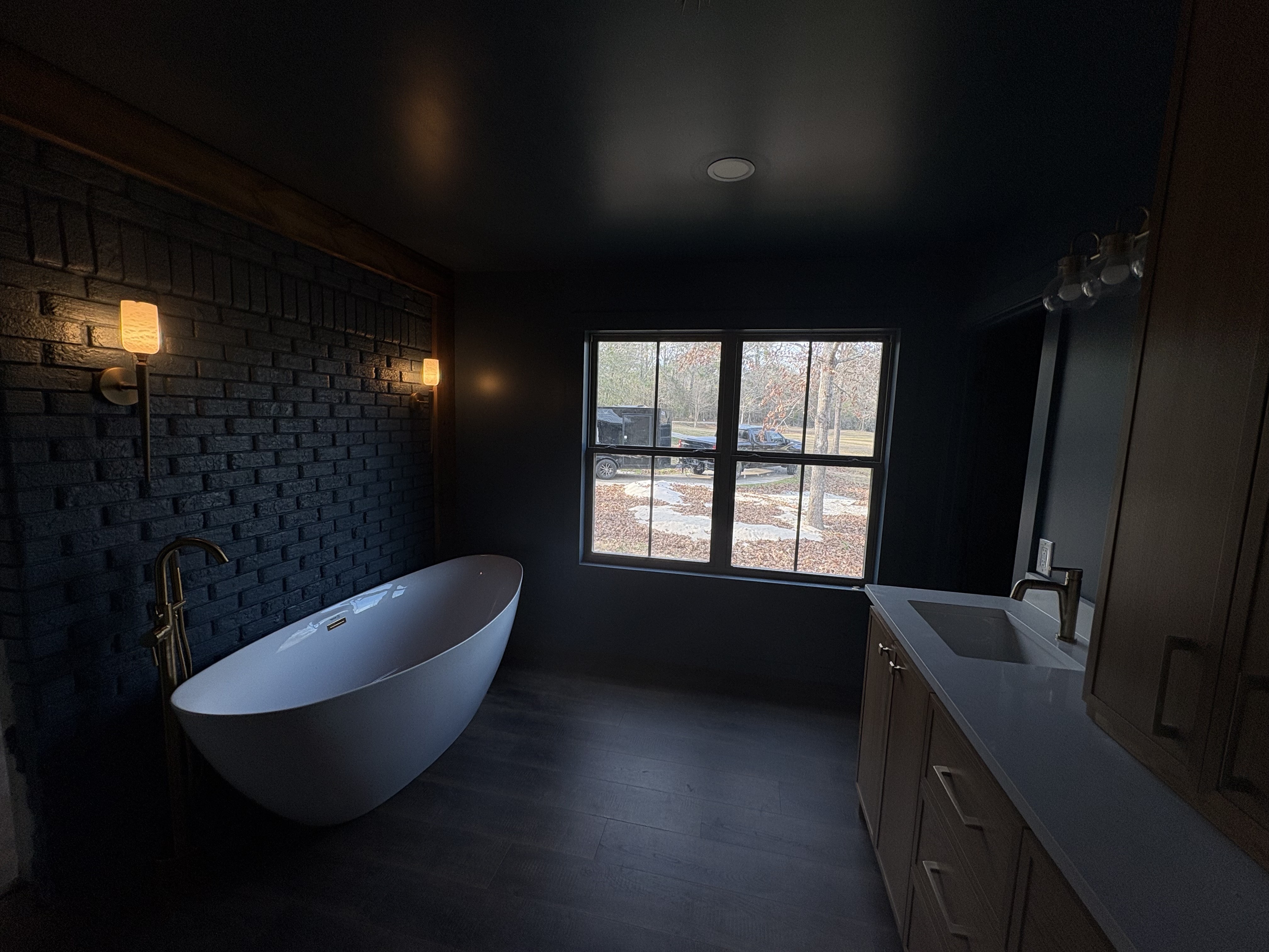 Modern Bathroom Wall Painting